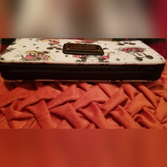 Loungefly Mickey and Minnie Tattoo AOP wallet - Picture 10 of 12
